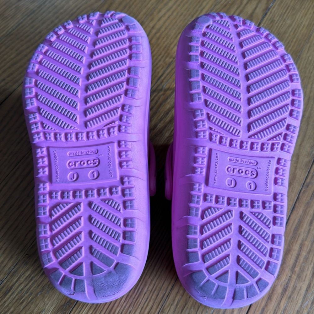 Girl’s pink crocs - Picture 4 of 4
